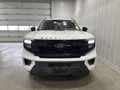 Used 2025 Ford Expedition Active image 3
