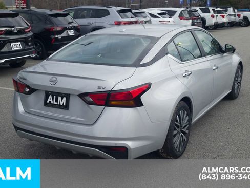 Used 2024 Nissan Altima 2.5 SV image 5