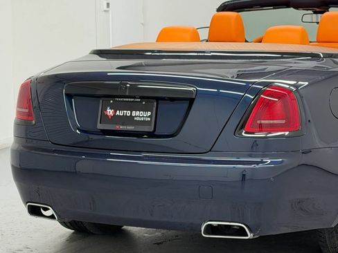 Used 2017 Rolls-Royce Dawn RWD image 38