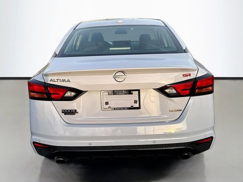 Used 2024 Nissan Altima 2.0 SR image 6