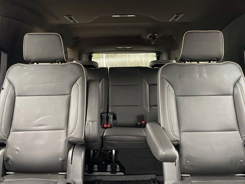 Used 2021 GMC Yukon XL SLT w/ SLT Premium Package image 13