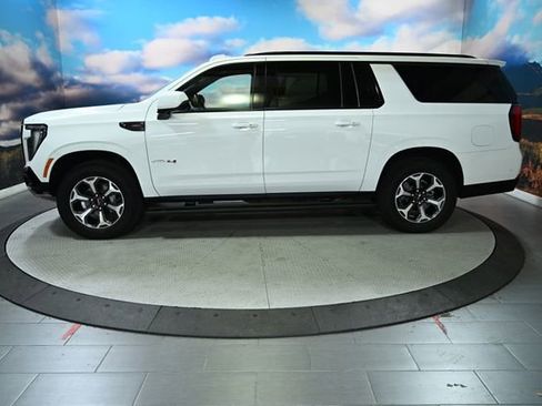 Used 2025 GMC Yukon XL AT4 Ultimate image 5
