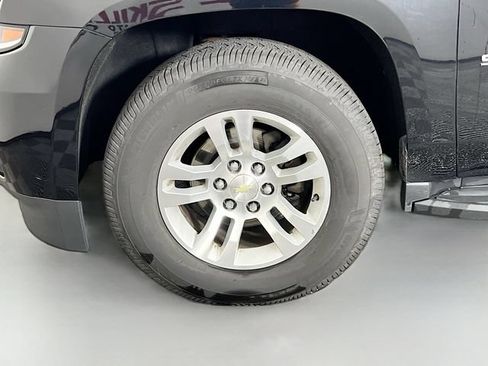 Used 2018 Chevrolet Suburban LT AWD/4WD image 8