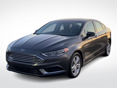 Used 2018 Ford Fusion SE w/ Fusion SE Technology Package image 4