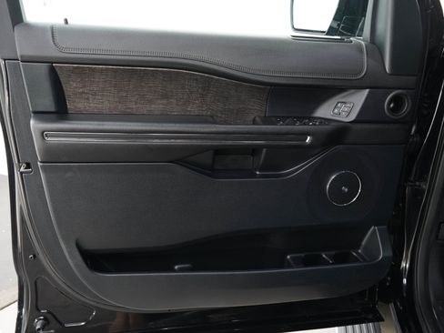 Used 2021 Ford Expedition Limited AWD/4WD image 24