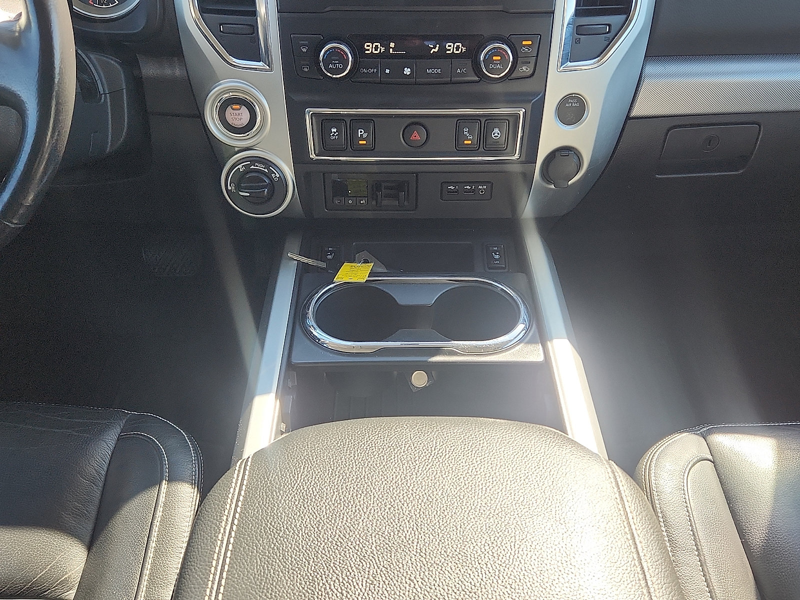 Used 2019 Nissan Titan PRO-4X w/ Pro-4x Convenience Package AWD/4WD image 18