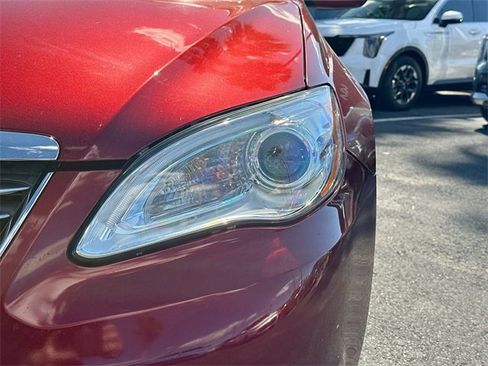 Used 2012 Chrysler 200 Touring image 8