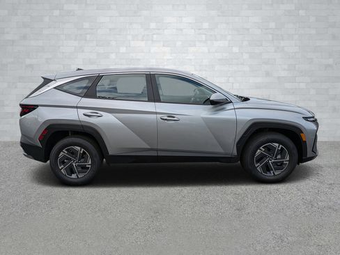 New 2026 Hyundai Tucson Blue SE image 4