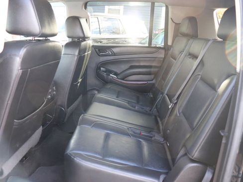 Used 2017 GMC Yukon XL SLT image 12