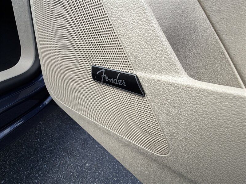 Used 2015 Volkswagen Tiguan SEL FWD image 19