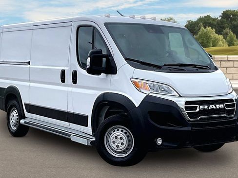 Used 2025 RAM ProMaster 2500 w/ U-Haul Equipment Group FWD image 2