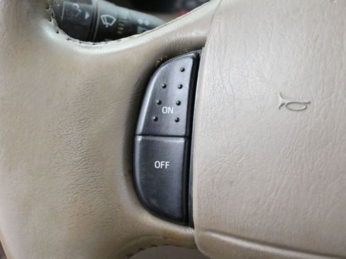 Used 2001 Ford F250 Lariat image 16