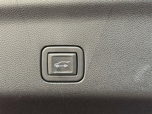 Used 2024 Cadillac Escalade ESV Sport Platinum w/ LPO, ONYX Package image 19