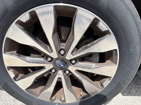 Used 2016 Subaru Outback 2.5i Limited AWD/4WD image 3