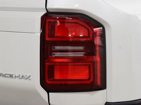 Used 2025 Toyota Land Cruiser image 18