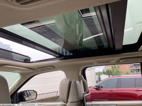 Used 2020 Lincoln Navigator L Reserve w/ Luxury Package AWD/4WD image 16