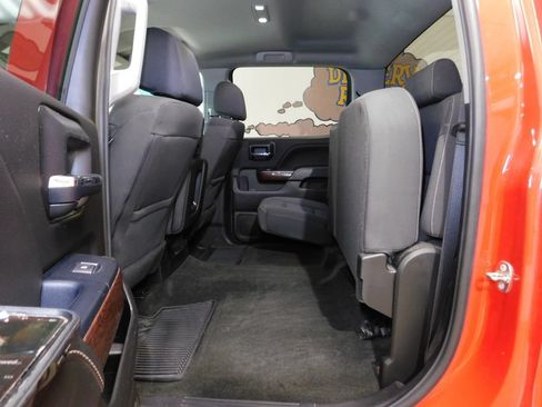 Used 2018 GMC Sierra 2500 SLE w/ HD SLE Preferred Plus Package AWD/4WD image 80