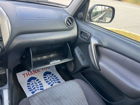 Used 2005 Toyota RAV4 4WD image 40