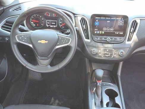 Used 2021 Chevrolet Malibu RS image 27