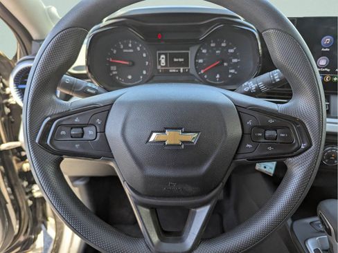 Used 2024 Chevrolet Trax LS w/ LS Convenience Package FWD image 34