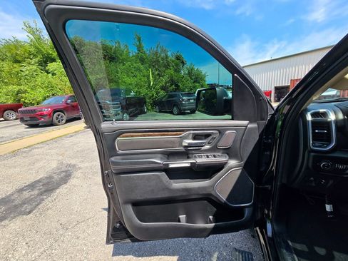 Used 2019 RAM 1500 Laramie AWD/4WD image 20