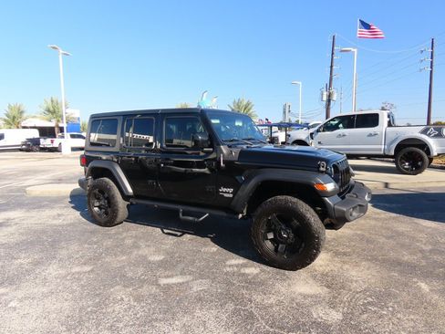 Used 2019 Jeep Wrangler Unlimited Sport S image 7