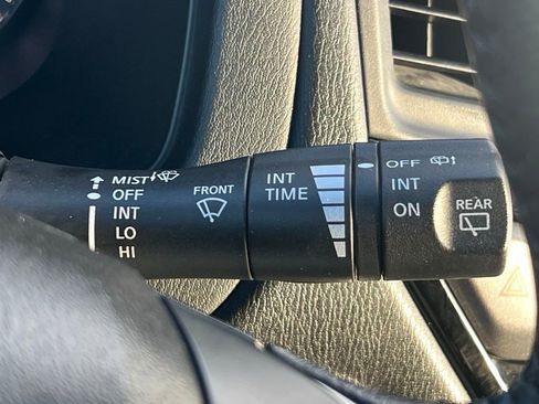 Used 2013 Nissan Pathfinder SV image 32