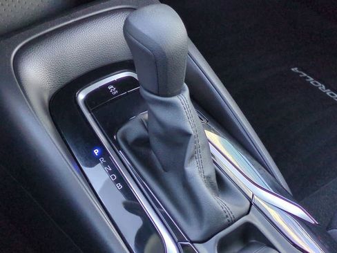 Used 2022 Toyota Corolla LE image 28