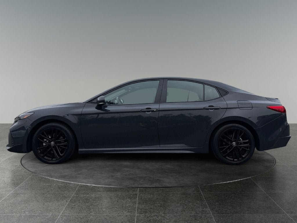 Used 2026 Toyota Camry SE FWD image 5