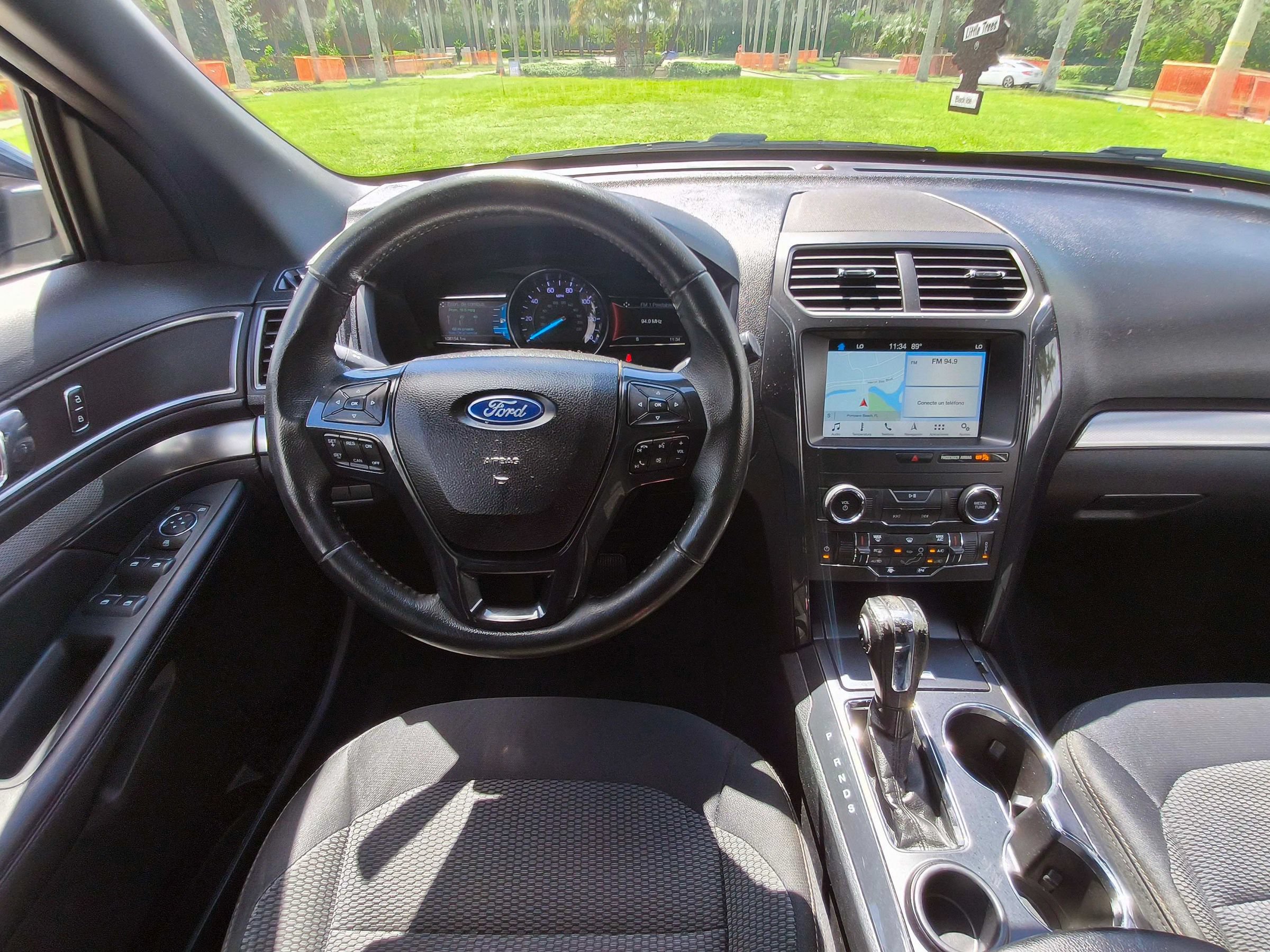 Used 2018 Ford Explorer XLT w/ Equipment Group 201A FWD image 6