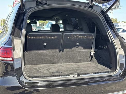 Used 2023 Mercedes-Benz GLS 450 4MATIC image 11