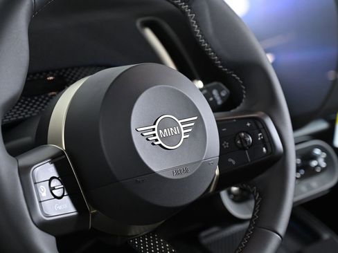 Used 2025 MINI Cooper Countryman S w/ Comfort Package Max image 13