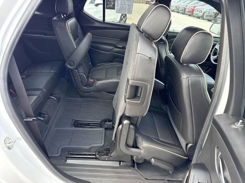 Used 2023 Chevrolet Traverse Premier image 33