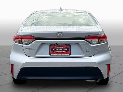 Used 2026 Toyota Corolla LE FWD image 5