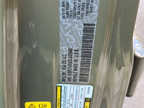 New 2025 Jeep Gladiator Willys image 26