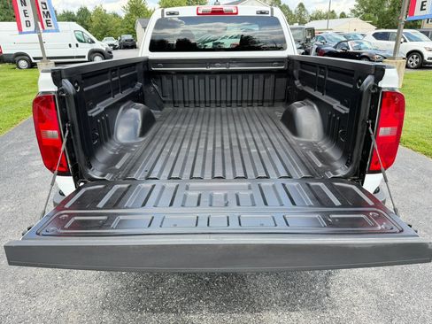 Used 2022 Chevrolet Colorado LT w/ Fleet Safety Package RWD image 31