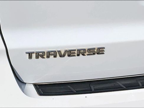 Used 2017 Chevrolet Traverse LS image 29