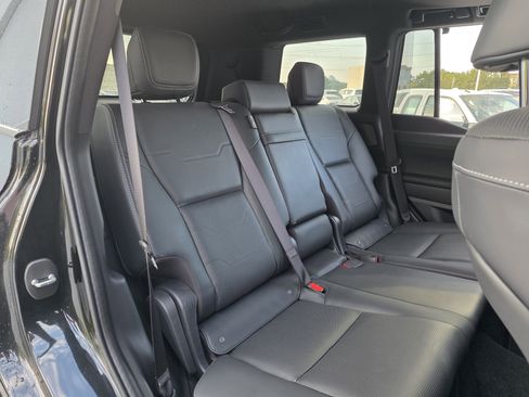 Used 2024 Lexus GX 550 image 23