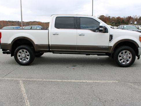 Used 2017 Ford F250 King Ranch w/ King Ranch Ultimate Package image 5