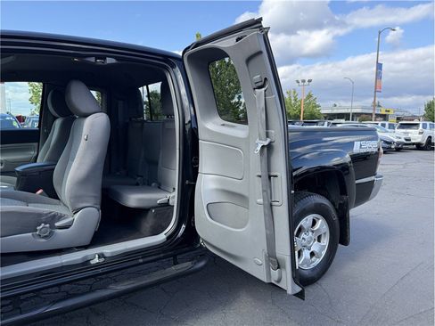 Used 2013 Toyota Tacoma PreRunner w/ SR5 Pkg RWD image 18