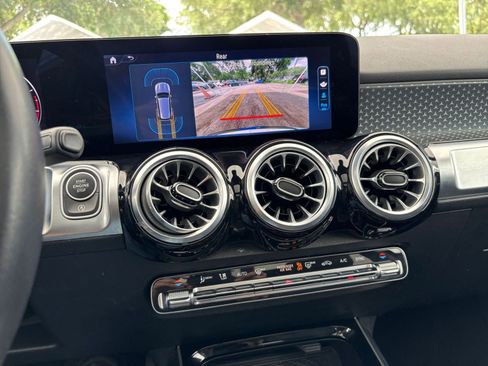Used 2025 Mercedes-Benz GLB 250 image 17