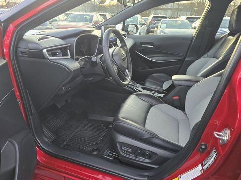 Certified 2025 Toyota Corolla XSE image 15