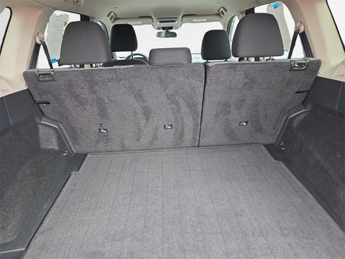 Used 2023 Nissan Rogue SV image 23