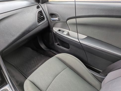 Used 2012 Chrysler 200 Touring FWD image 15