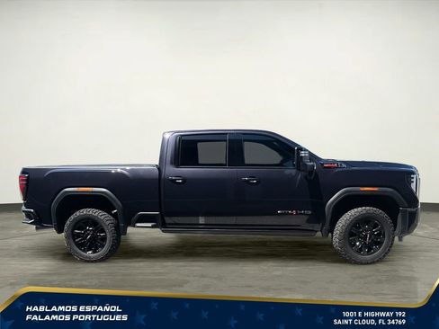 Used 2025 GMC Sierra 2500 AT4 w/ AT4 Premium Plus Package AWD/4WD image 7