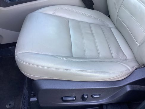 Used 2019 Ford Escape Titanium image 13