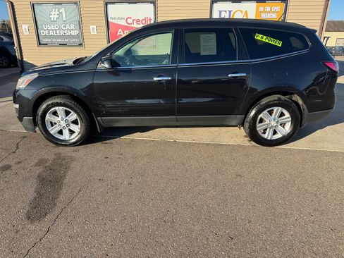 Used 2014 Chevrolet Traverse LT image 8