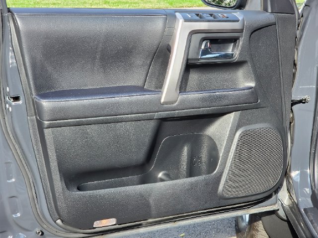 Used 2024 Toyota 4Runner SR5 Premium w/ Moonroof Package AWD/4WD image 19