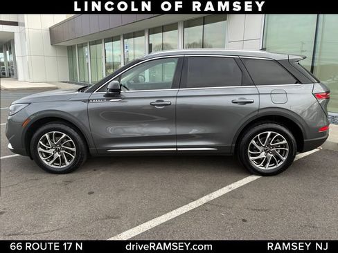 Used 2022 Lincoln Corsair AWD w/ Equipment Group 101A image 2