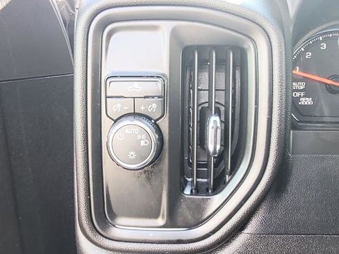 Used 2022 Chevrolet Silverado 1500 Custom image 17